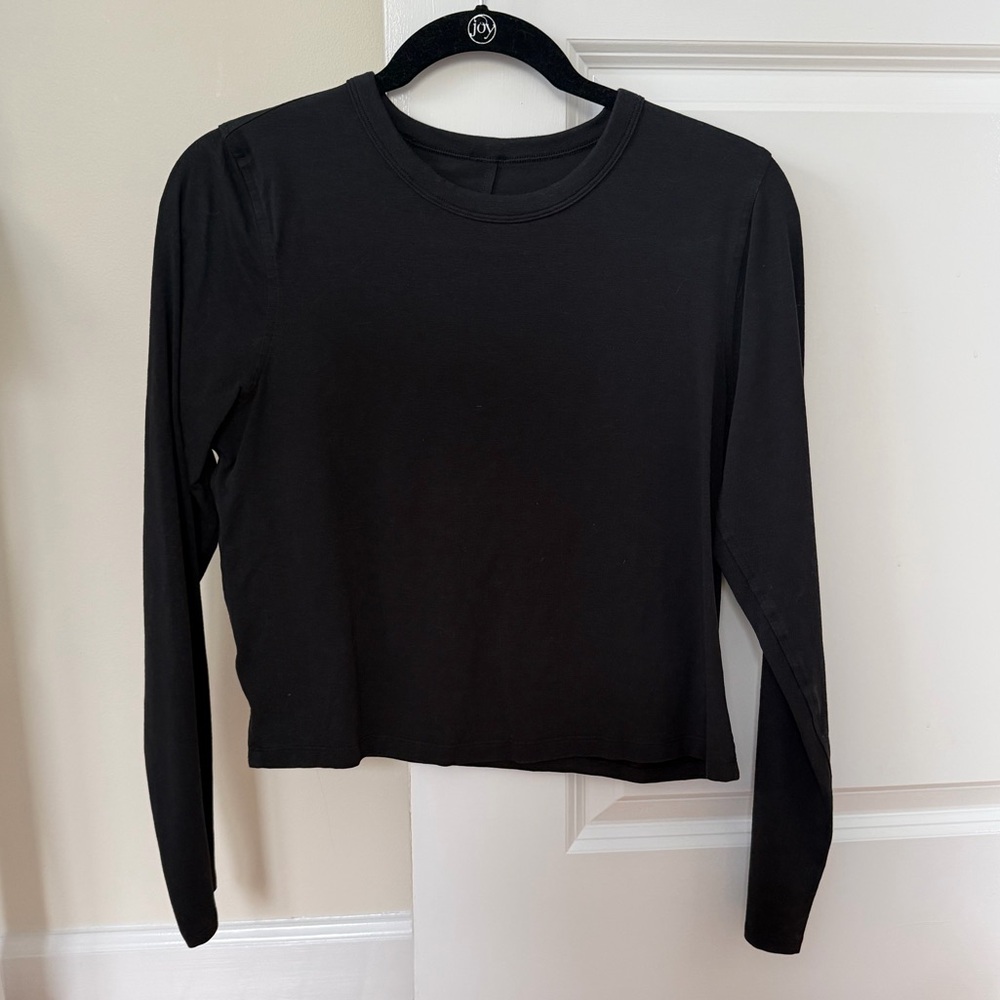 Lululemon Classic fit LS black